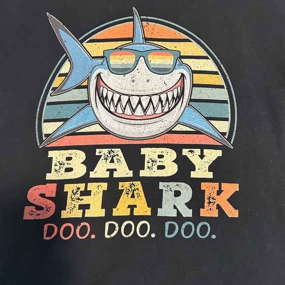 Baby Shark Black Kids T-Shirt, size Small, GUC - Picture 2 of 4